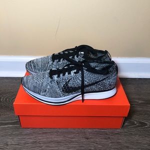 NIKE FLYKNIT RACERS W 8.5